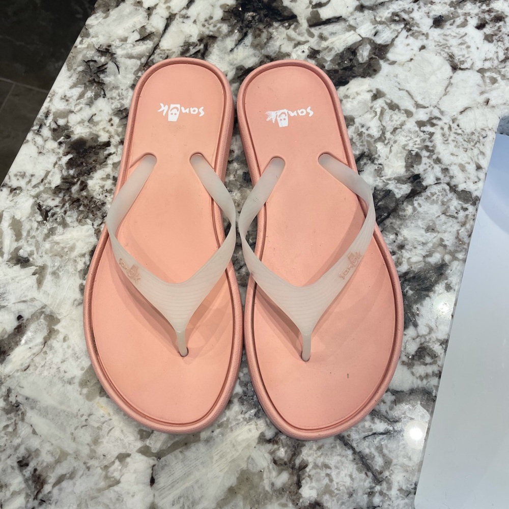 Sanuk flip flops size 10!
